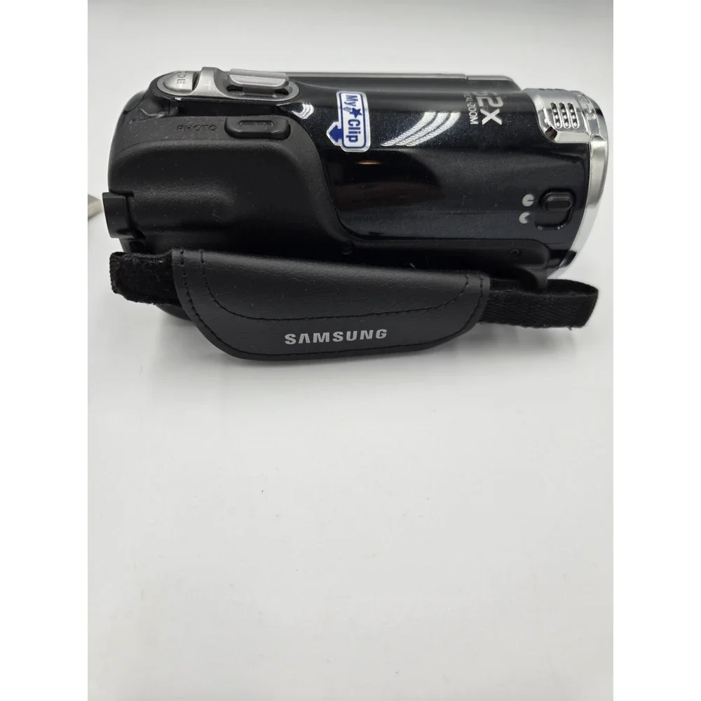 Samsung HMX-F90 HD Camcorder 52x Optical Zoom - Black w USB Cable